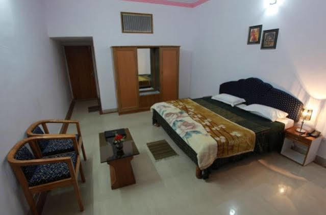 Hotel Surya Khajurāho Buitenkant foto