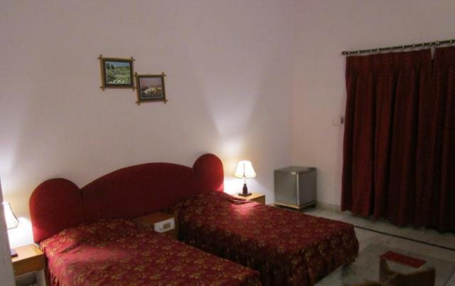 Hotel Surya Khajurāho Kamer foto